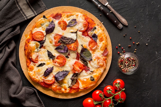 Foto lay flat del delicioso concepto de pizza