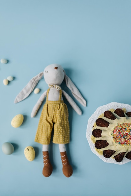 Álbum de huevos de Pascua pintados a mano