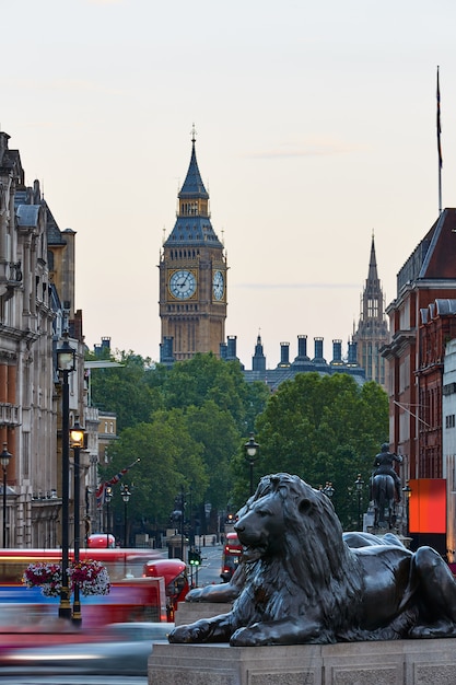 Foto leão de londres trafalgar square e big ben