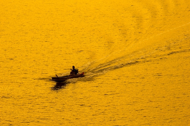 Leben des Fischers bei Bang Ta boon Thailand am Morgen