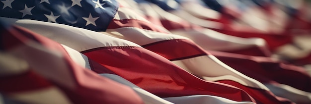 Lebendige und patriotische amerikanische Flagge flatterte sanft in der Brise bei der Unabhängigkeitstagfeier