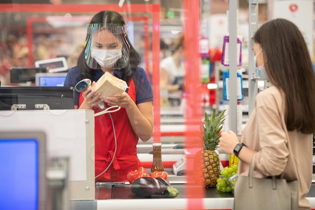 Lebensmittel im Supermarkt auschecken