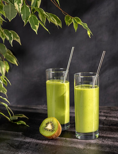 Lebensmittelfotografie von Smoothie Frühstück Kiwi Getränk Saft Getränk Energie Entgiftung Fitness