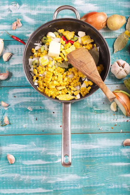 Lebensmittelzutaten für Maiscremesuppe. Nahaufnahme