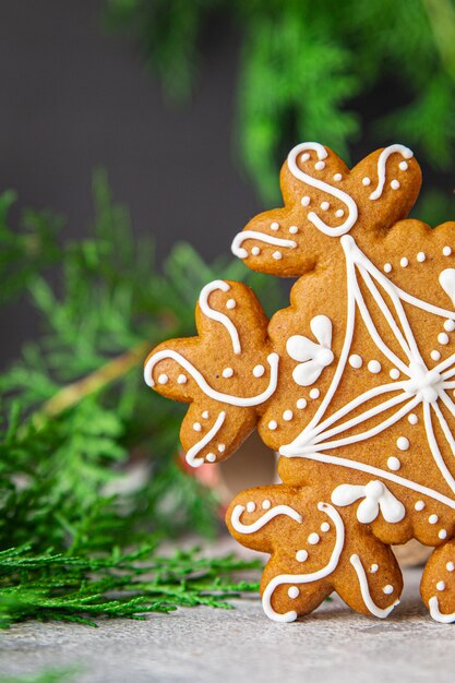 Lebkuchen Weihnachtsplätzchen Neujahrsfest handbemalt süßes Dessert Lebkuchenmann Ingwermehl