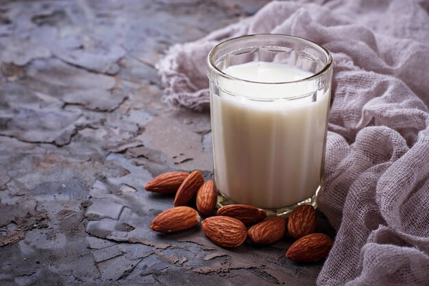 Leche de almendras vegana no láctea