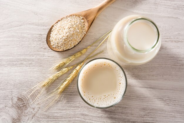 Leche de avena en botella