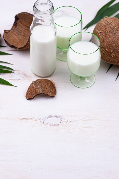 Foto leche de coco natural no láctea