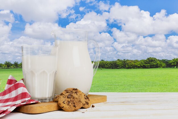 Foto leche fresca en la mesa