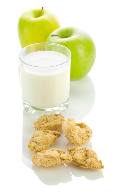 Leche de manzana y galletas