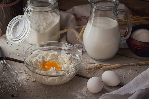 Leche, requesón, crema agria, huevos frescos