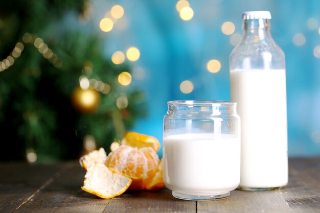 Leche para Santa. en fondo brillante