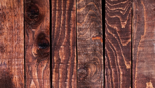 Lechuga en la mesa de madera. Vista superior, espacio de copia