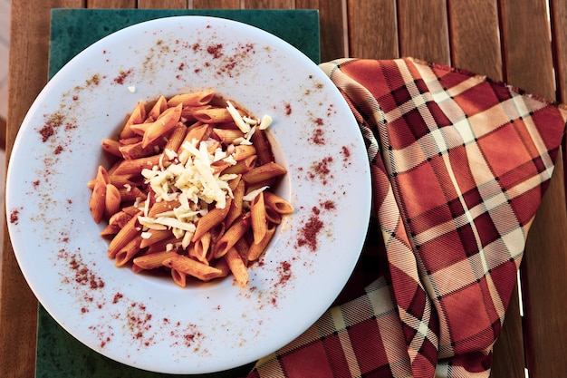 Leckere appetitliche klassische italienische Pasta mit einer köstlichen Sauce