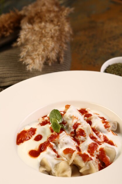 Leckere appetitliche klassische italienische Pasta mit einer köstlichen Sauce