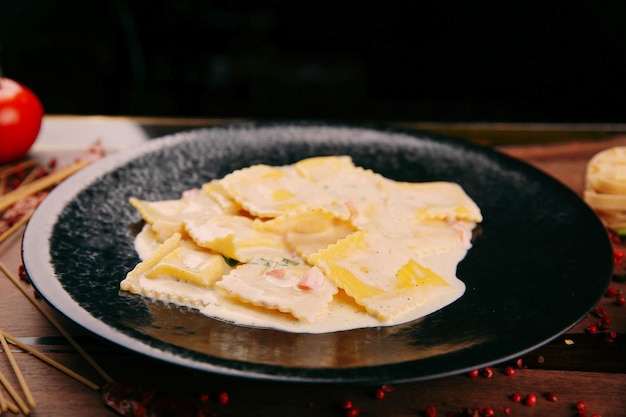 Leckere appetitliche klassische italienische Pasta mit einer köstlichen Sauce