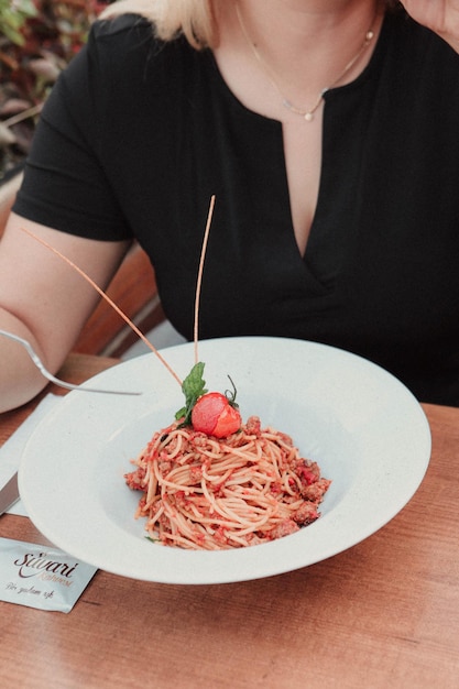 Leckere appetitliche klassische italienische Pasta mit einer köstlichen Sauce.