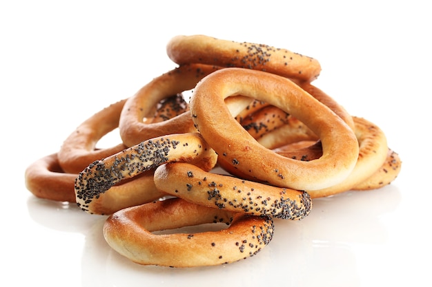 Leckere Bagels, isoliert auf Weiß