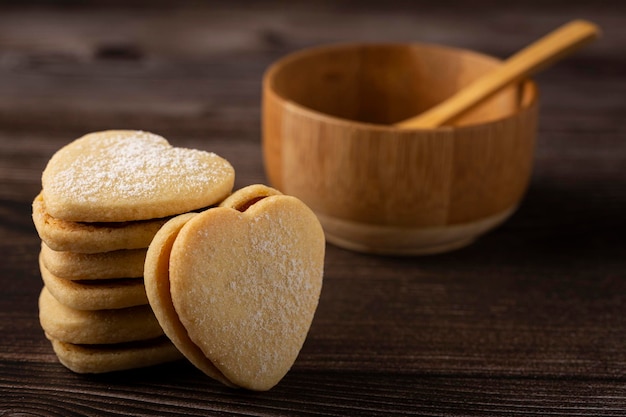 Leckere Butterkekse gefüllt mit Guavenpaste