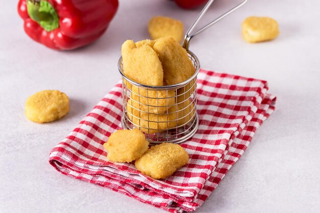 Leckere Chicken Nuggets mit Tomatensauce