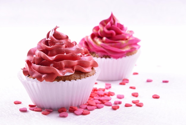 Leckere Cupcakes auf Tischnahaufnahme