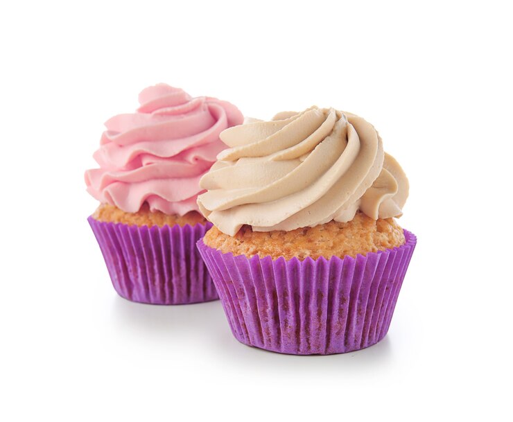 Foto leckere cupcakes auf weiß