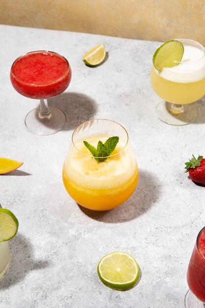 Leckere Daiquiri-Cocktails mit hohem Winkel