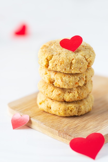 Leckere hausgemachte Kekse zum Valentinstag
