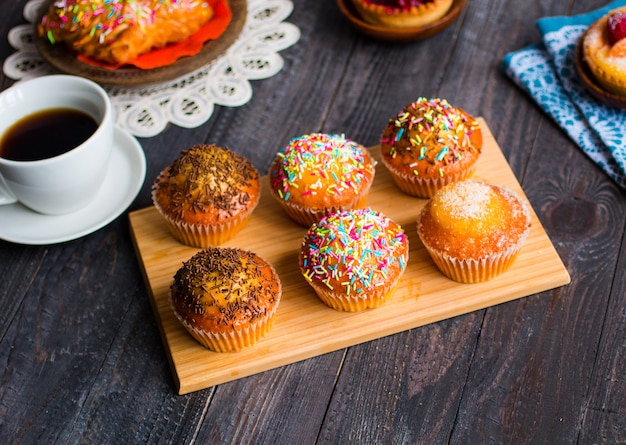 Leckere hausgemachte Muffins mit Joghurt