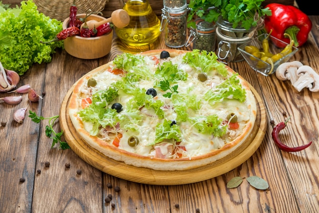 Leckere italienische Pizza in einem Restaurant