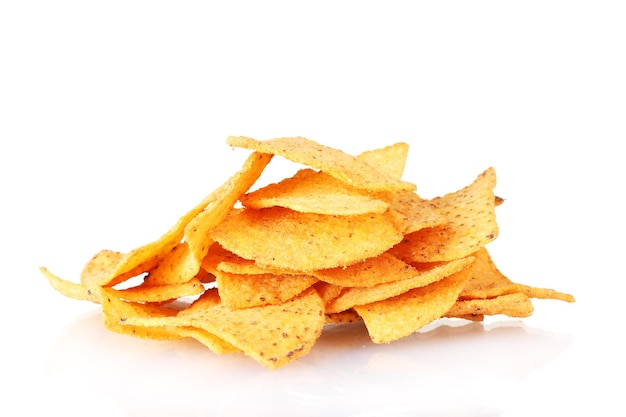 Leckere Kartoffelchips isoliert auf Weiß