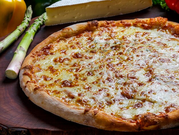 Leckere Mozzarella-Pizza