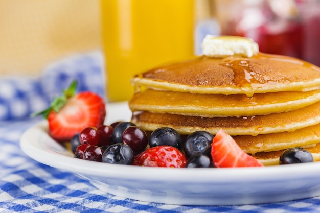 Leckere Pfannkuchen mit Siryp, Nahaufnahme