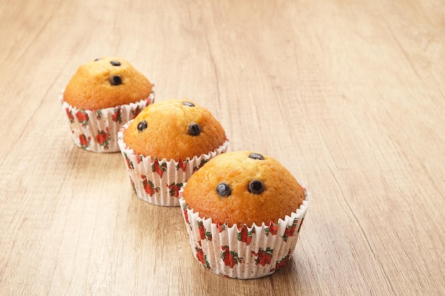 Leckere Vanille-Muffins mit Schoko-Chips