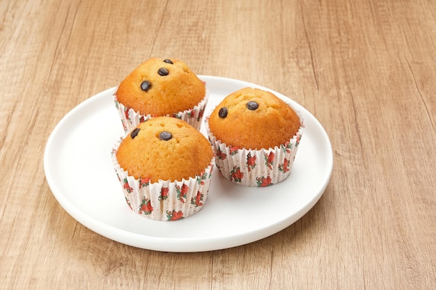 Leckere Vanille-Muffins mit Schoko-Chips