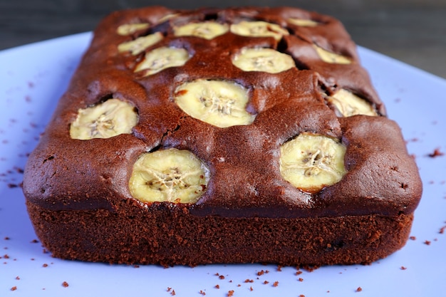 Leckerer hausgemachter Vollkorn-Schoko-Bananen-Kuchen