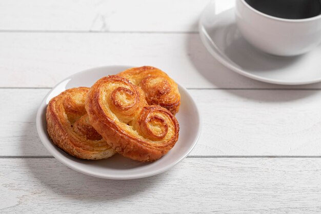 Leckerer Kuchen auf dem Tisch