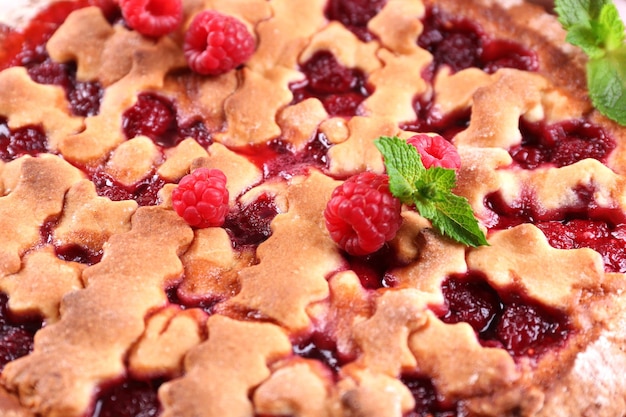 Leckerer Kuchen mit Beeren in der Nähe