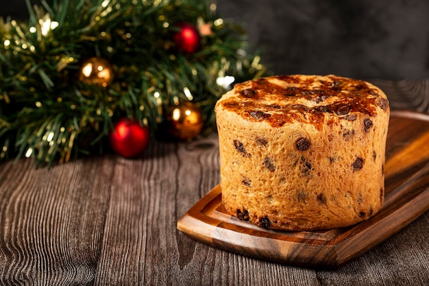 Foto leckerer panettone mit schokolade panettone weihnachtsessen