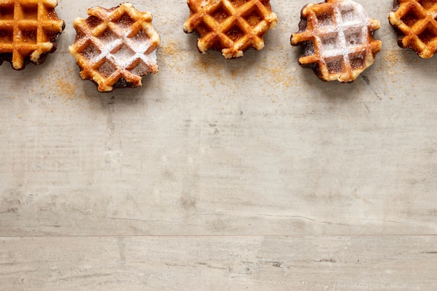 Foto leckerer waffelrahmen mit kopienraum