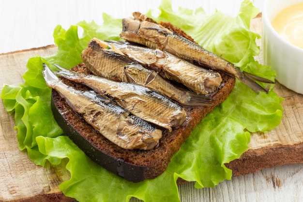 Foto leckeres fischsandwich mit brot