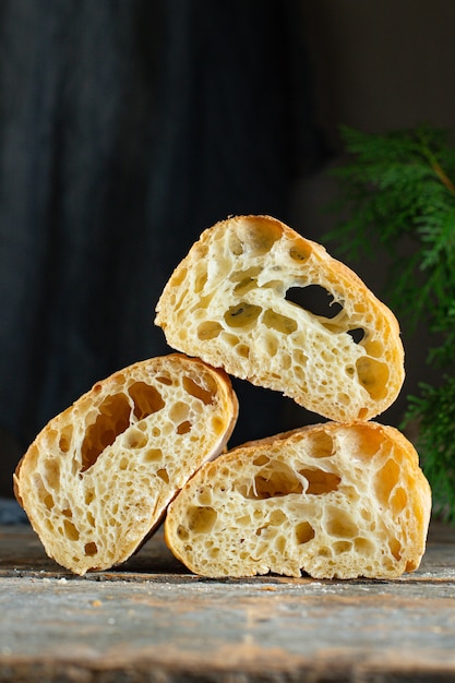 Leckeres frisch gebackenes Ciabatta-Brot