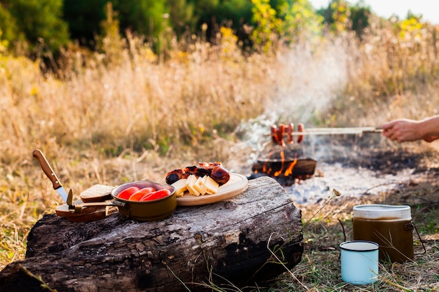 Leckeres frisches Essen für Campingtage