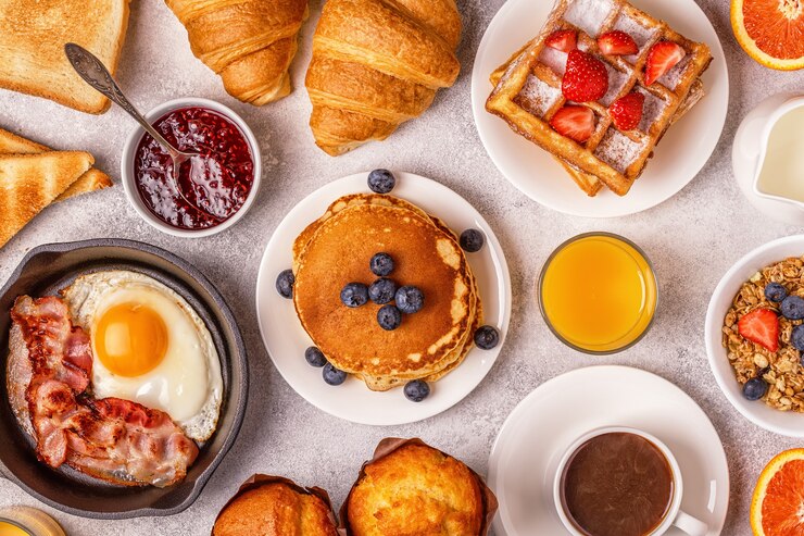 Foto leckeres frühstück auf einem leuchttisch.