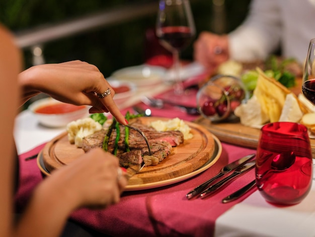 Leckeres Steak zum Abendessen