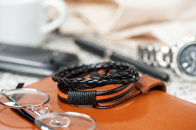 Lederarmbänder für Männer