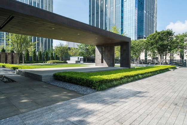 Leere Böden und Bürogebäude im Finanzzentrum, Qingdao, China