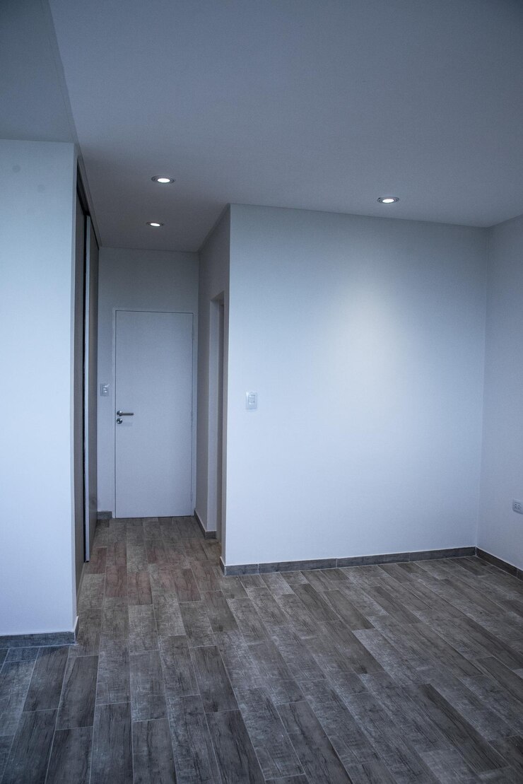 Foto leere holztür eines gebäudes