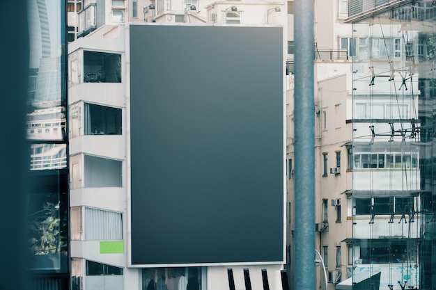 Leere schwarze Plakatwand
