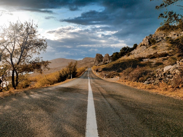 Leere Straße gerade Straße erstaunliche Landschaft Reise Reise